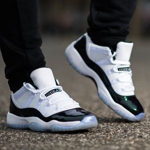 jordan 11 emerald outfit